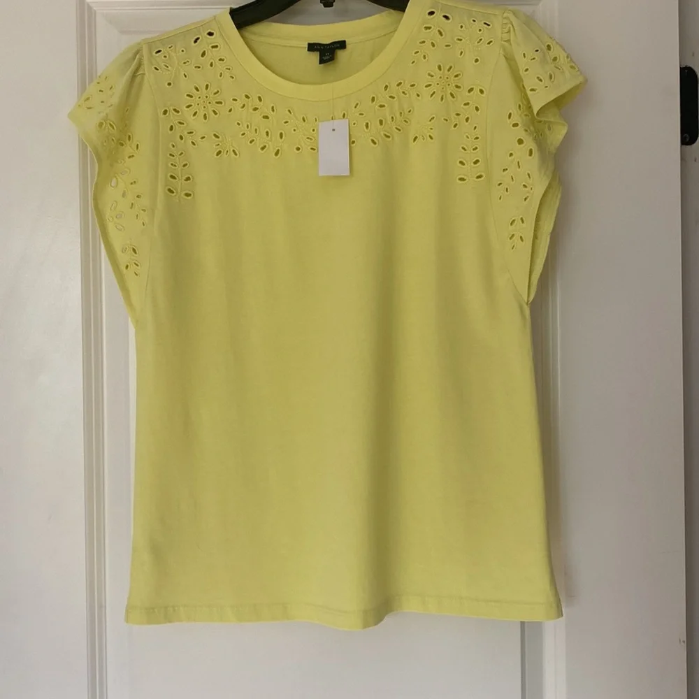 NWT Ann Taylor eyelet cap sleeve cotton top pale citrine - Picture 4 of 8